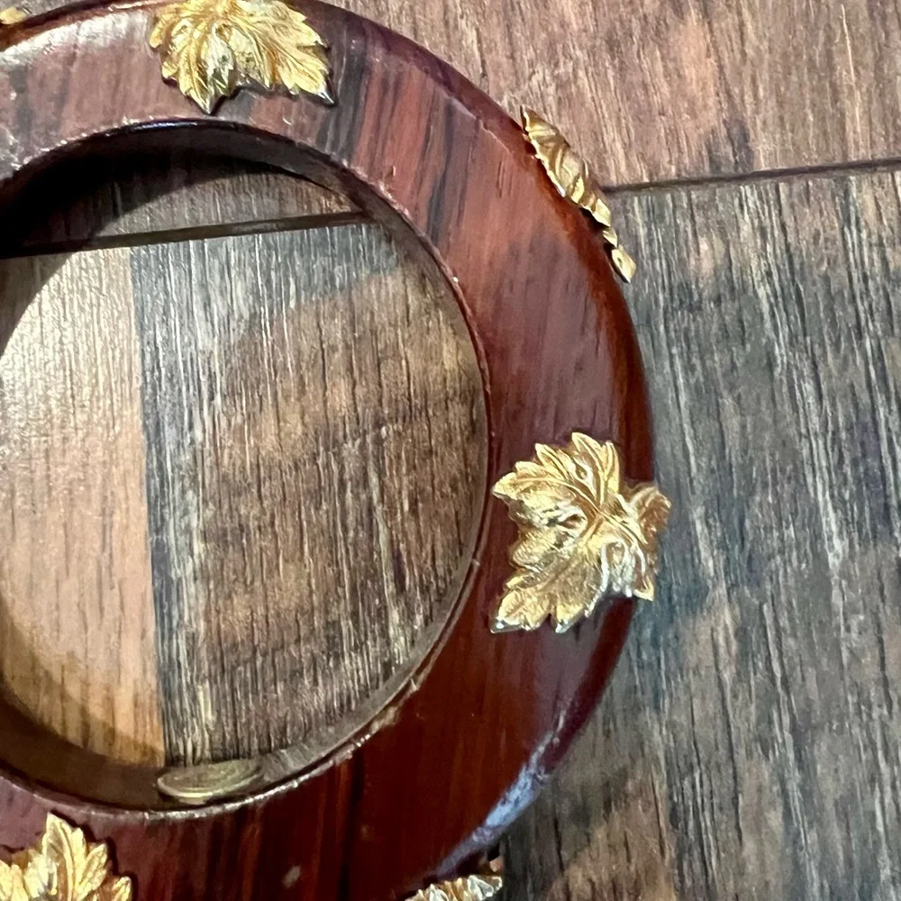 DOMINIQUE AURIENTIS Paris Vintage Wood Bangle with Leaf Motif - Picture 10 of 11